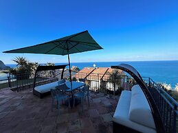 Stunning Tower, With Infinity Pool in Sicily