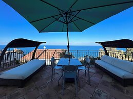 Stunning Tower, With Infinity Pool in Sicily