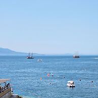 Ares Beachfront Luxury Rooms