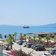 Ares Beachfront Luxury Rooms