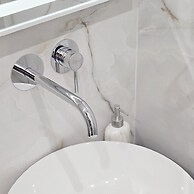 Ares Beachfront Luxury Rooms