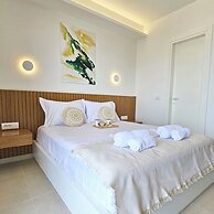 Ares Beachfront Luxury Rooms