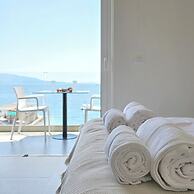 Ares Beachfront Luxury Rooms