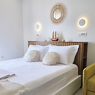 Ares Beachfront Luxury Rooms