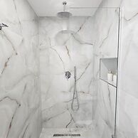 Ares Beachfront Luxury Rooms