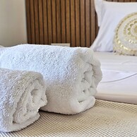 Ares Beachfront Luxury Rooms