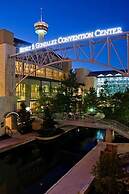 Stylish Spacious Comfort 4BR 3BA Downtown Gem