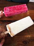 Stylish Spacious Comfort 4BR 3BA Downtown Gem