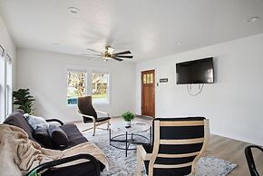 Stylish Spacious Comfort 4BR 3BA Downtown Gem