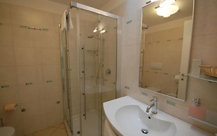 Seaside Escape Apartment With Pool View