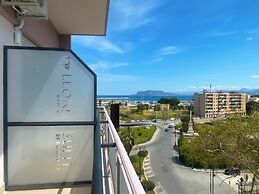 Leone Suite View & Restaurant