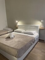 Leone Suite View & Restaurant