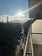 Leone Suite View & Restaurant