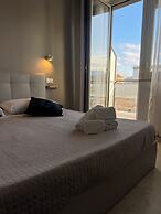 Leone Suite View & Restaurant