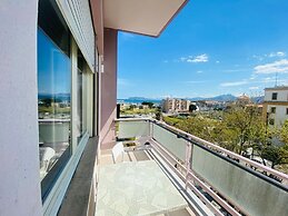 Leone Suite View & Restaurant