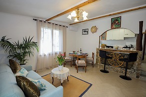 YourHome - Aury House