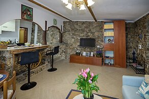 YourHome - Aury House