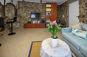 YourHome - Aury House