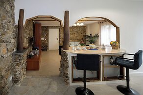 YourHome - Aury House