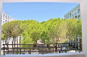 Modern Seaside Apartment With Pool