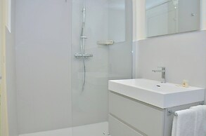 Elegant Seaview Flat With Private Terrace