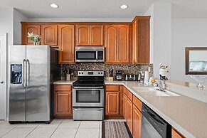 Comfortable 3BR Near Convention Center Epic Park