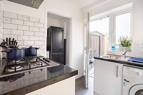 1 Bed-sleeps 4-free Parking-30 Min to Central Ldn