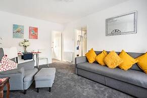 1 Bed-sleeps 4-free Parking-30 Min to Central Ldn