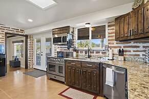 Panoramic Mountain Views Heated Pool 2 Kitchens