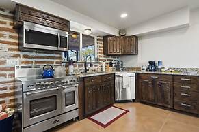 Panoramic Mountain Views Heated Pool 2 Kitchens