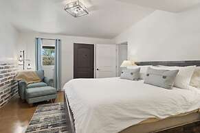 Panoramic Mountain Views Heated Pool 2 Kitchens