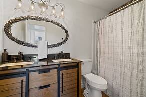 Panoramic Mountain Views Heated Pool 2 Kitchens