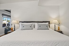 Panoramic Mountain Views Heated Pool 2 Kitchens