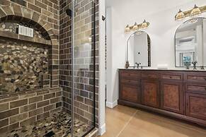 Panoramic Mountain Views Heated Pool 2 Kitchens