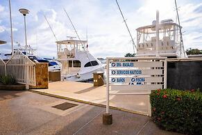 Aqua Vi Marina Hotel & Suites