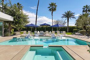 Sleeps 28! 2 Luxe Villas w/ Pool & Putting Green Polo Villas Nova by A