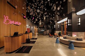 New Hotel Moxy Montreal Downtown