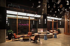 New Hotel Moxy Montreal Downtown