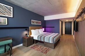 New Hotel Moxy Montreal Downtown