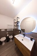 Urban Chic 2 Luxury Suites Apartment