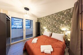 Urban Chic 2 Luxury Suites Apartment