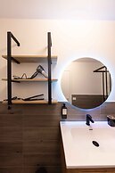 Urban Chic 2 Luxury Suites Apartment