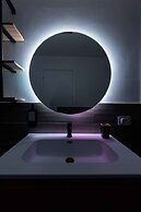 Urban Chic 2 Luxury Suites Apartment