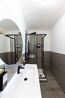 Urban Chic 2 Luxury Suites Apartment