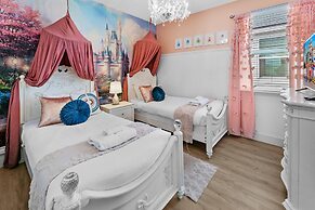 Spacious 7Bd Next to Clubhouse at Solara Resort