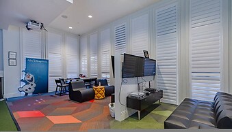 Spacious 7Bd Next to Clubhouse at Solara Resort