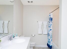 Amazing Townhome With Lake View at Storey Lake Resort