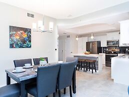 Amazing Townhome With Lake View at Storey Lake Resort