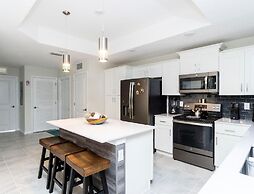 Amazing Townhome With Lake View at Storey Lake Resort