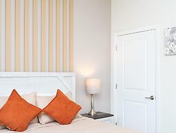 Amazing Townhome With Lake View at Storey Lake Resort